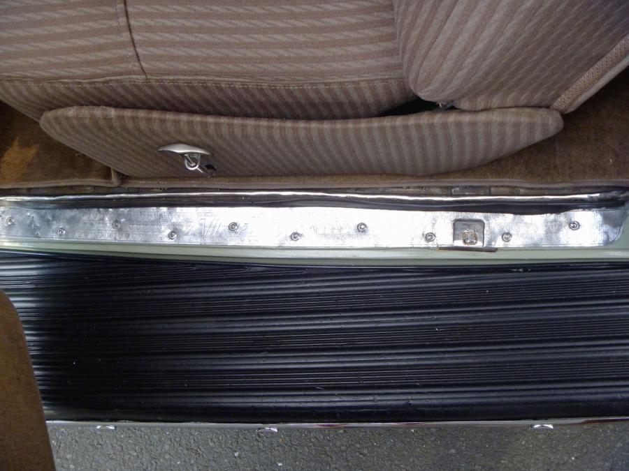 Детали интерьера DeSoto S2 Airflow Coupe 1936 года  (фото 9 из 19)
